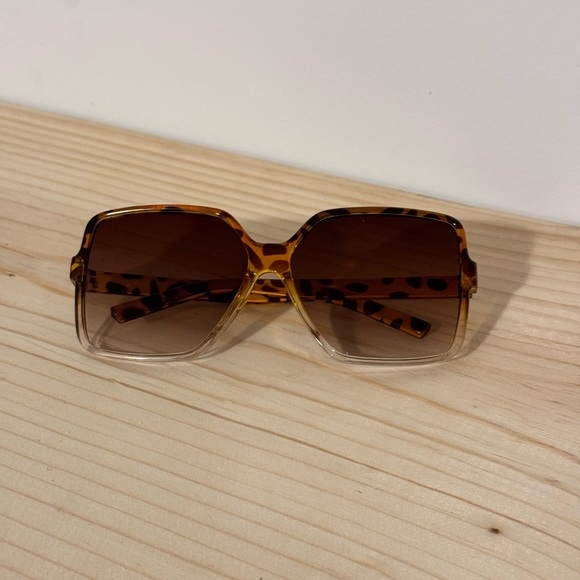 Accessories - Sunglasses